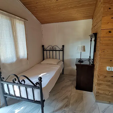 Pitos Hotel Gumusluk