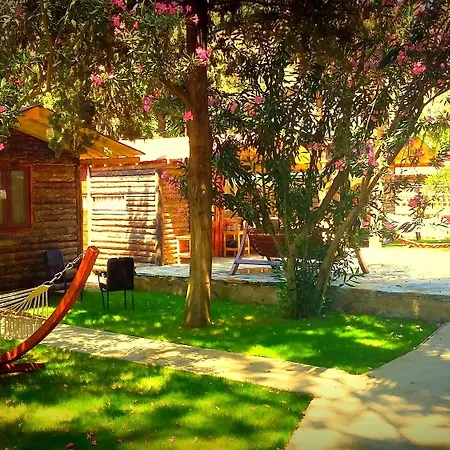 Pitos Hotel Gumusluk
